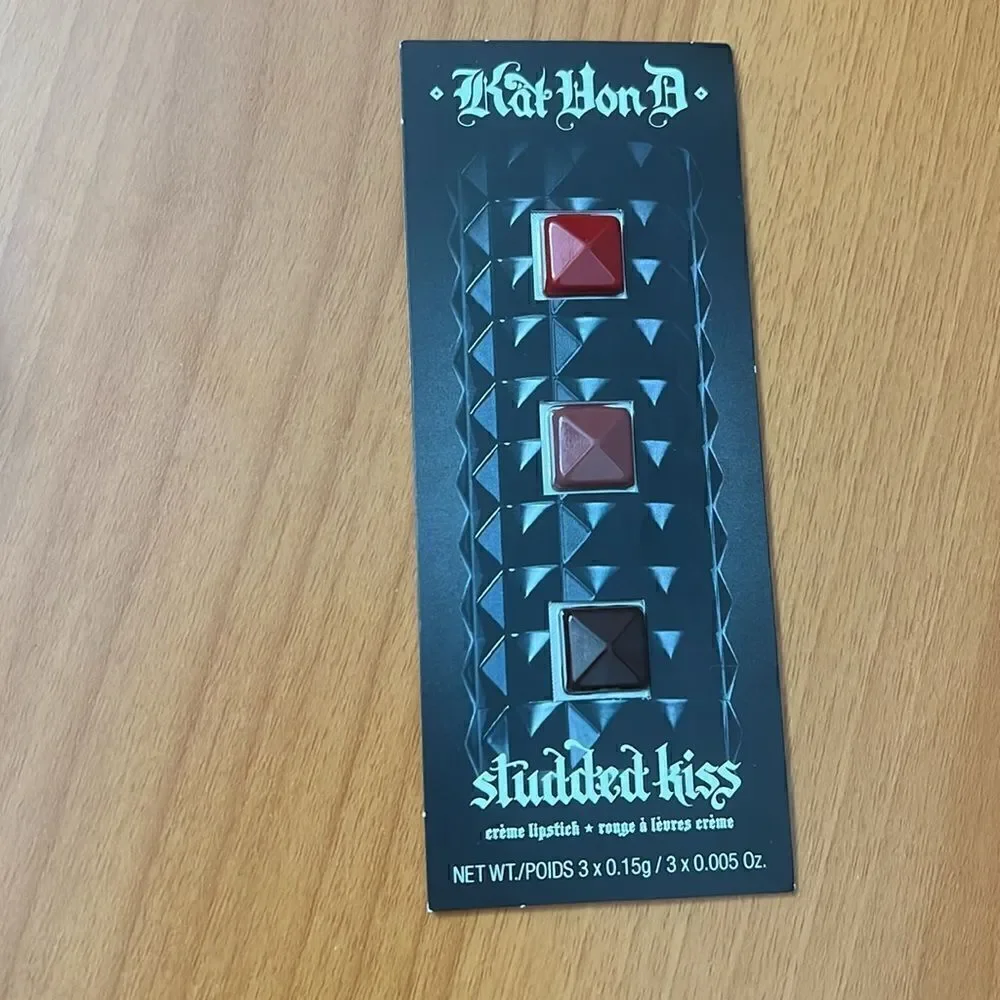 Kat Von D KVD Lock-It Setting Powder Translucent travelsize & Creme Lipstick